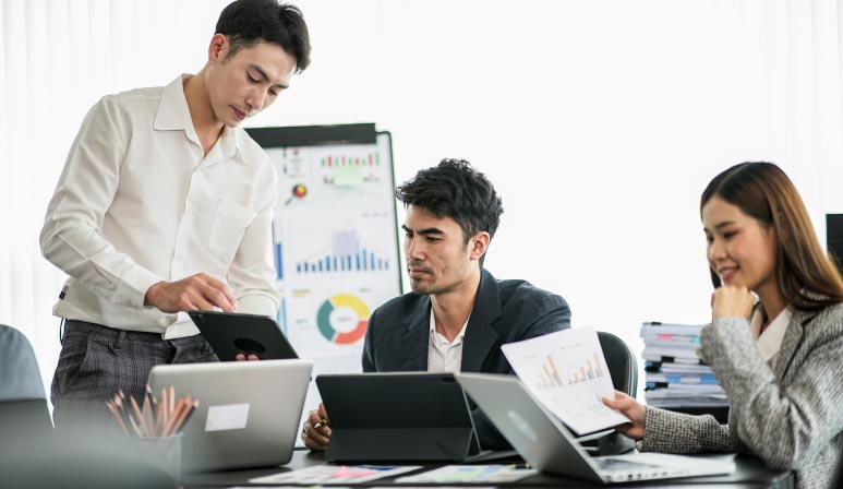 Commercial business activities requiring licenses in Singapore Commercial business activities requiring licenses in Singapore