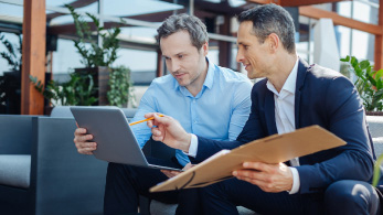 Investment dealer (full-service dealer including underwriting)