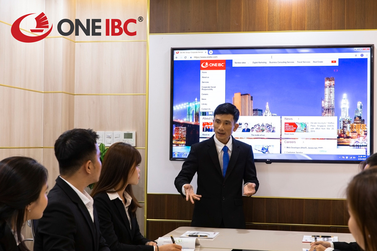 Ông Vũ Đại Dương trong một buổi họp nội bộ One IBC<sup>®</sup> Ông Vũ Đại Dương trong một buổi họp nội bộ One IBC<sup>®</sup>