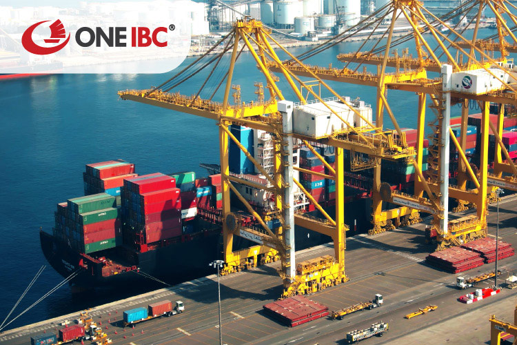 Xuất khẩu dầu mỏ và khí đốt tự nhiên chiếm tỷ trọng rất lớn trong GDP UAE. Xuất khẩu dầu mỏ và khí đốt tự nhiên chiếm tỷ trọng rất lớn trong GDP UAE.